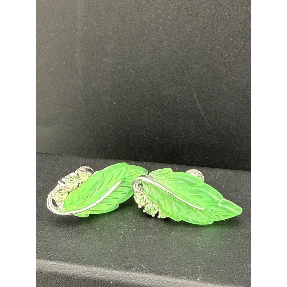 Vintage Lisner Screw Back Earrings Green Molded Leaf Acrylic Rhinestone